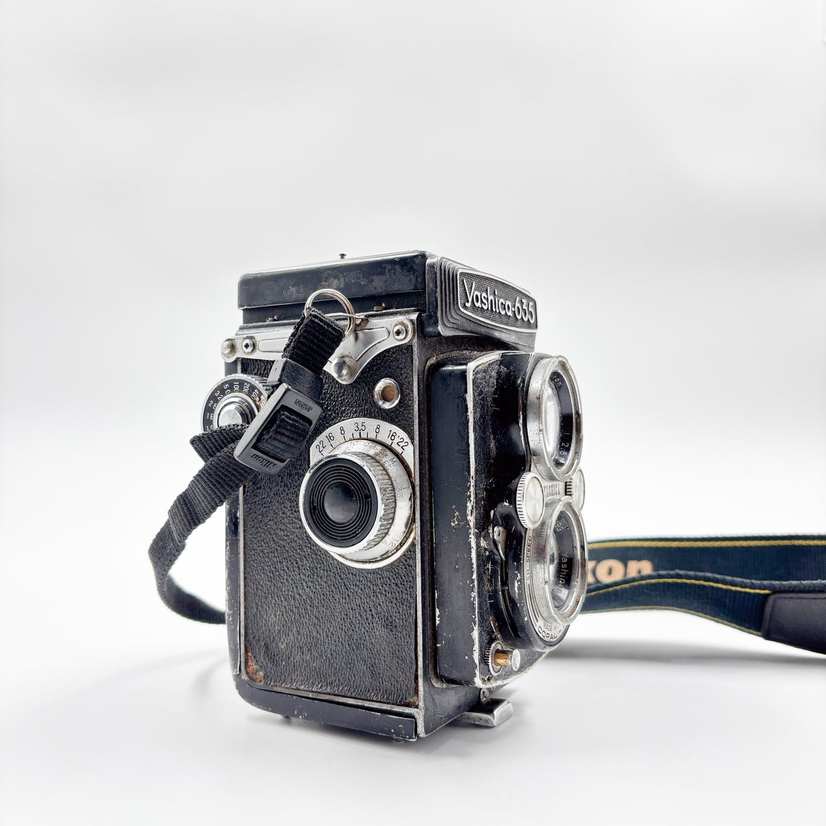 Yashica 635 Medium Format TLR Film Camera Rated (8/10)