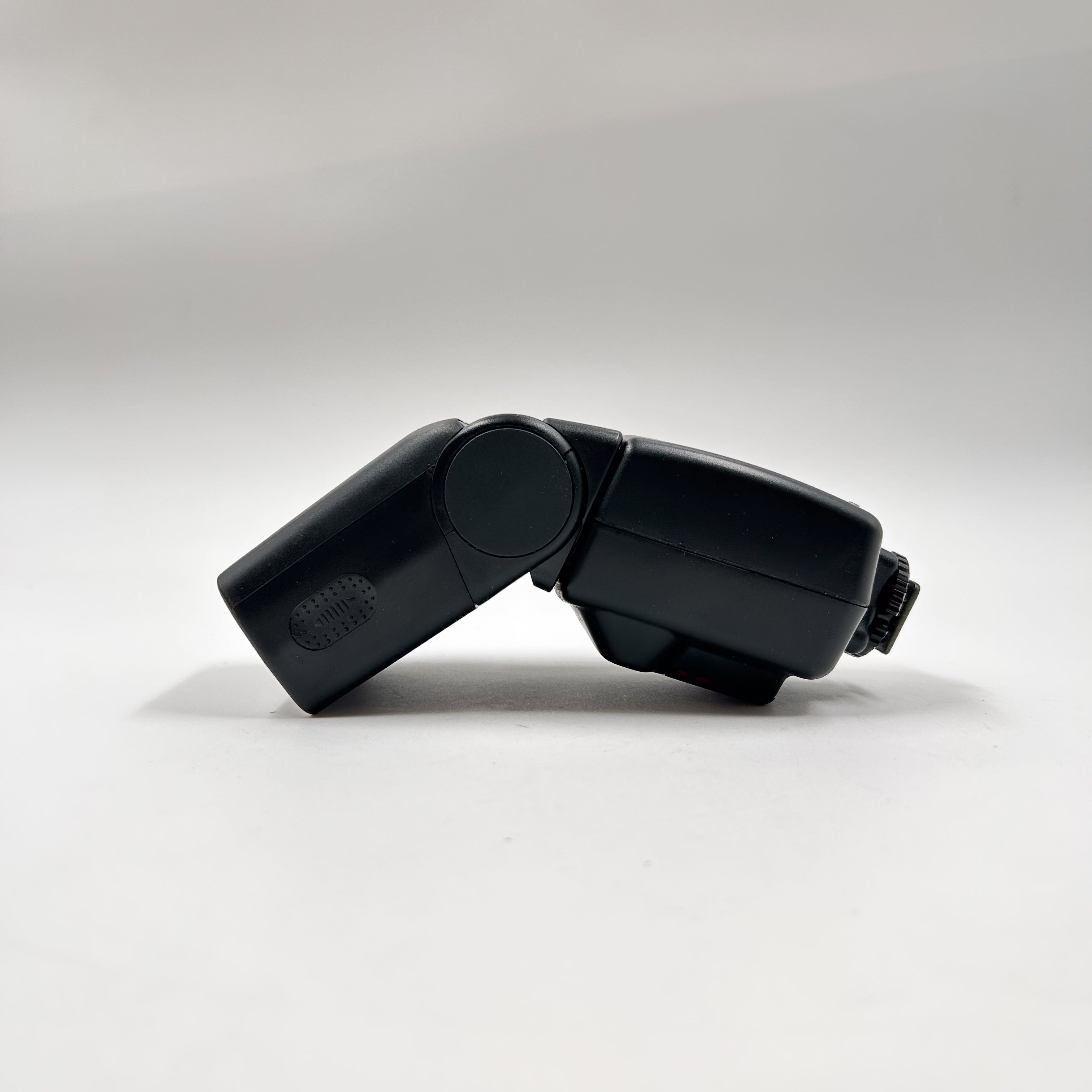 LumoPro LP120 | Electronic Hot-Shoe Flash | Excellent